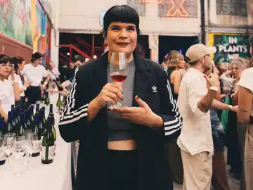 “Hola Vino” llega a Mar del Plata con una experiencia para disfrutar y aprender sobre el vino argentino