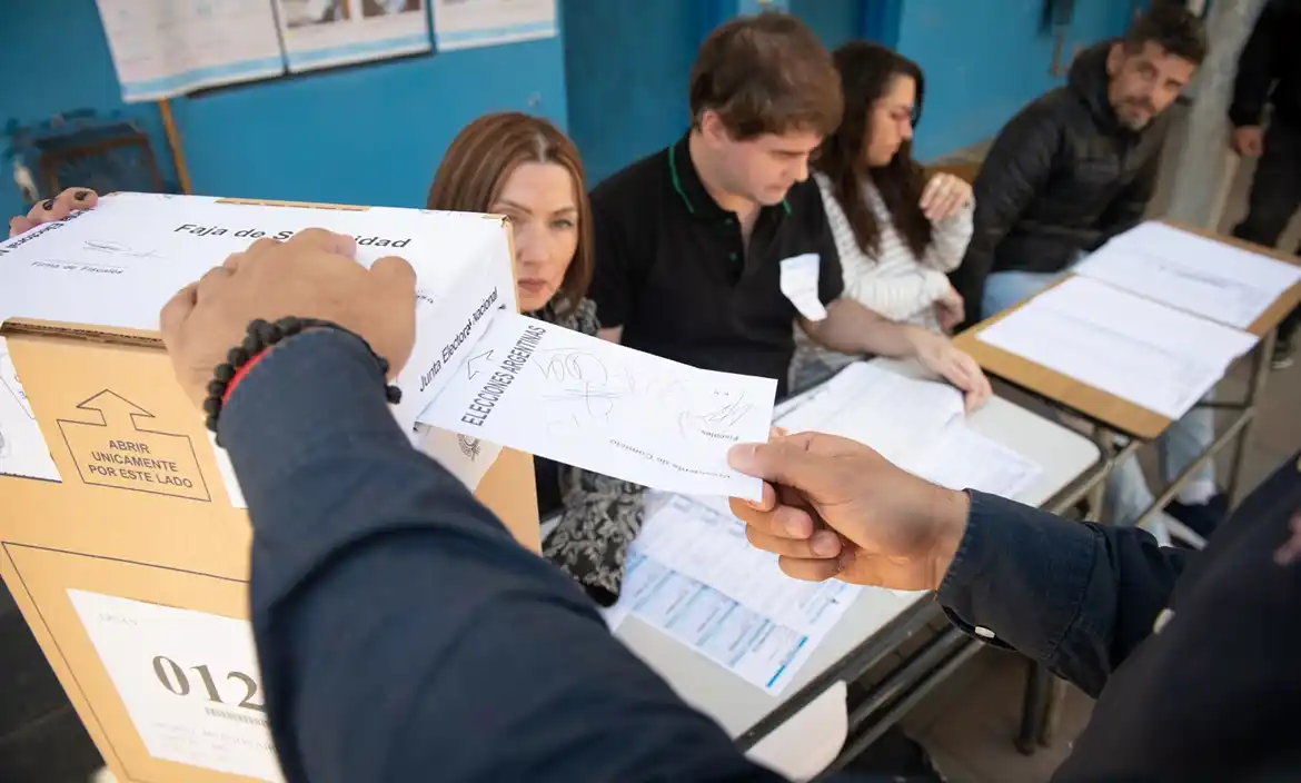 La Provincia definió cuánto cobrarán las autoridades de mesa el 7 de septiembre