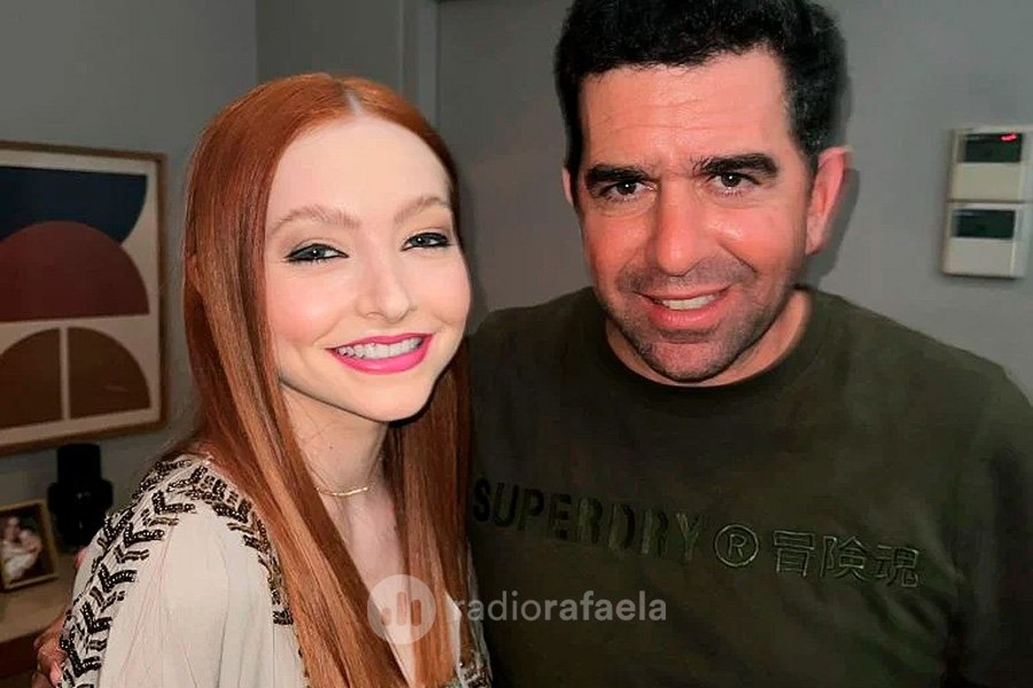 Valentina, junto al director Martín Saban.