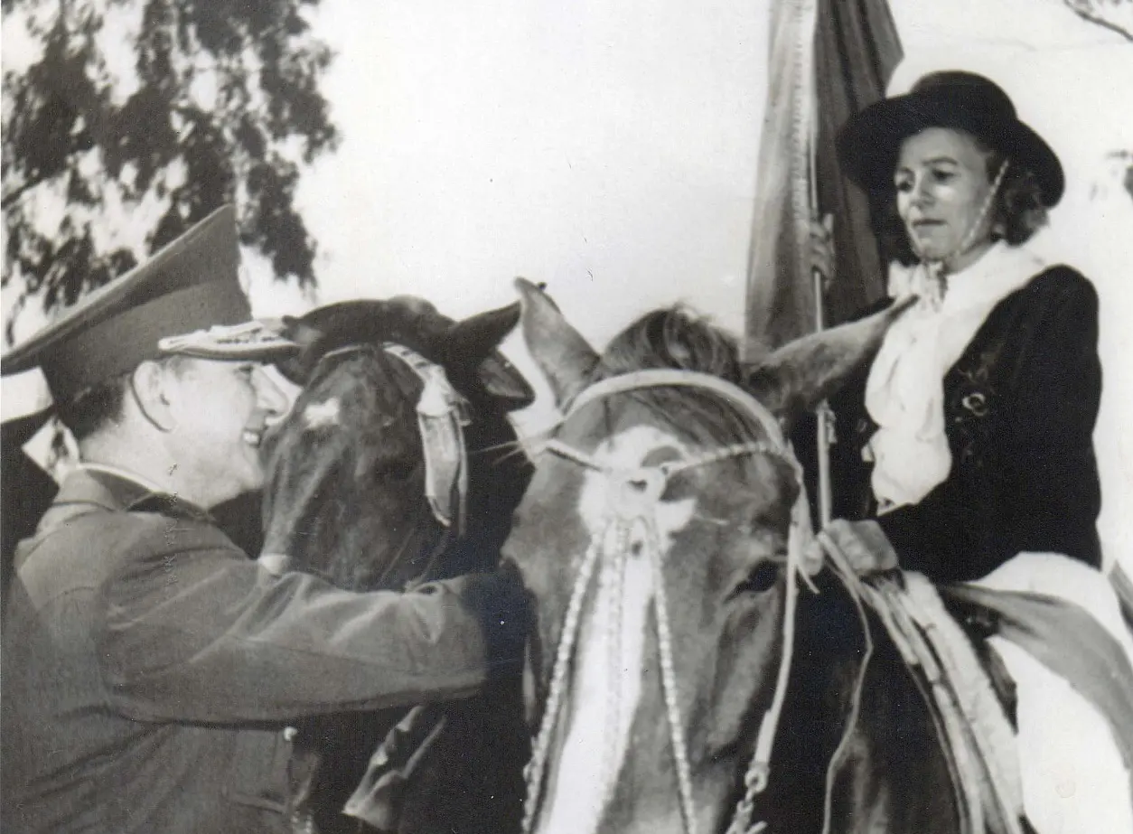 Histórica. Foto de Ana Becker a su llegada a los Estados Unidos