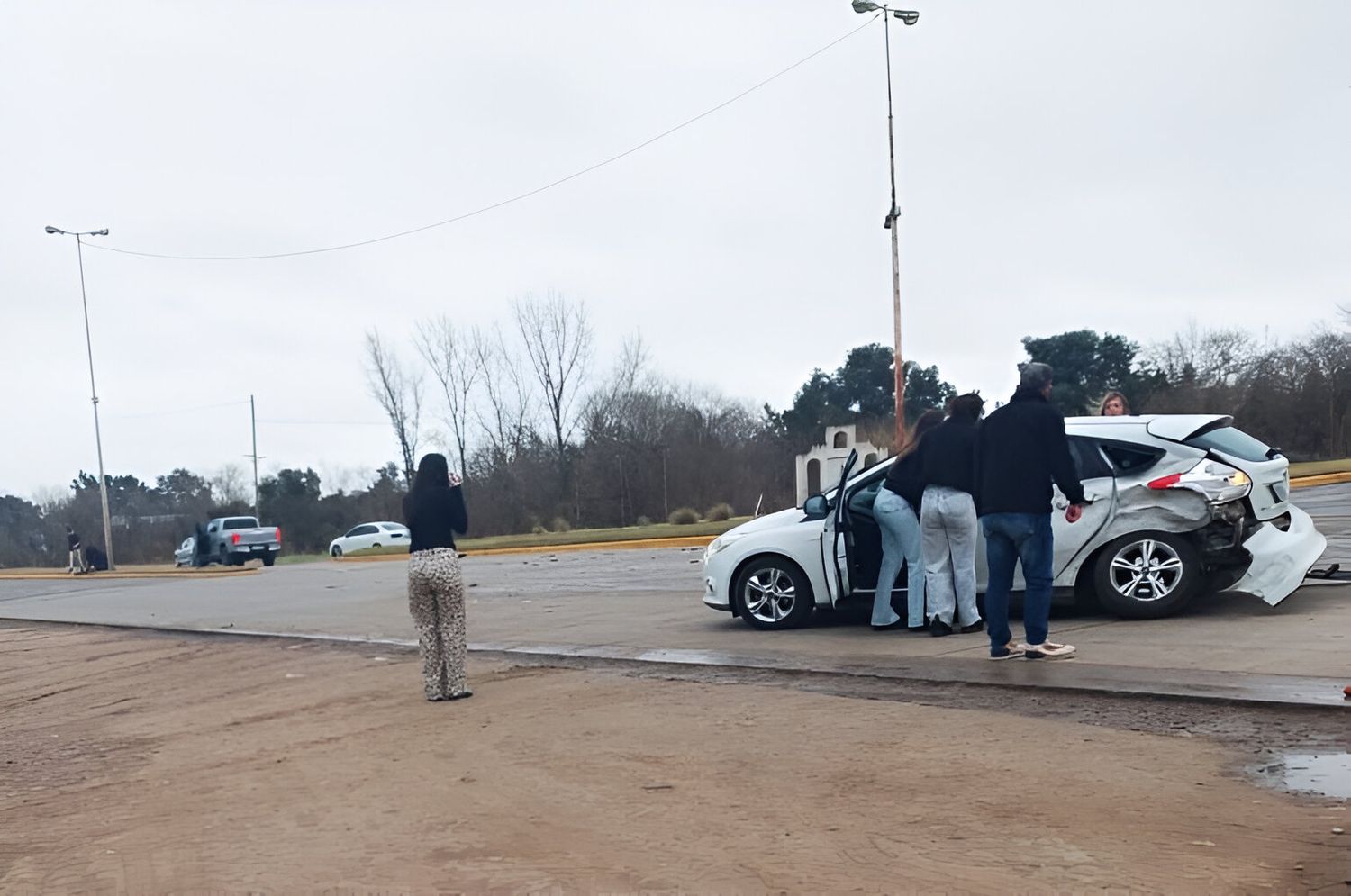 Chocaron un auto y una camioneta en Crucero General Belgrano y ruta 1001