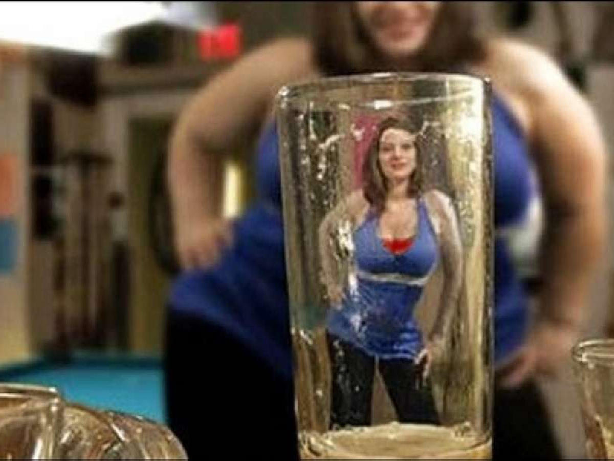 La peligrosa drunkorexia: cambiar comida por alcohol 