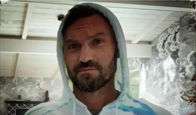 Lo que es igual: Brian Austin Green tiene nuevo amor