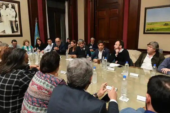 La Provincia decidió incrementar el aumento de septiembre para los trabajadores estatales