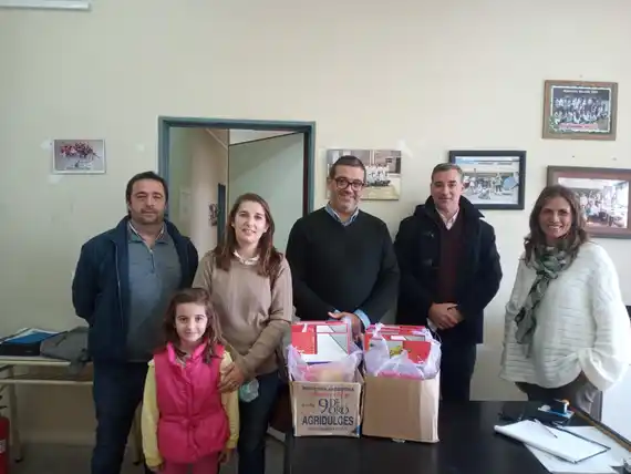 Concejales de Juntos por el Cambio repartieron Kits escolares