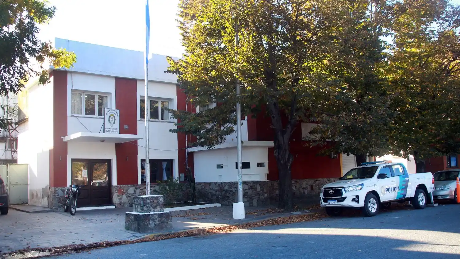 El agresor permanece alojado en un calabozo de la Comisaría Primera, a disposición de la Justicia