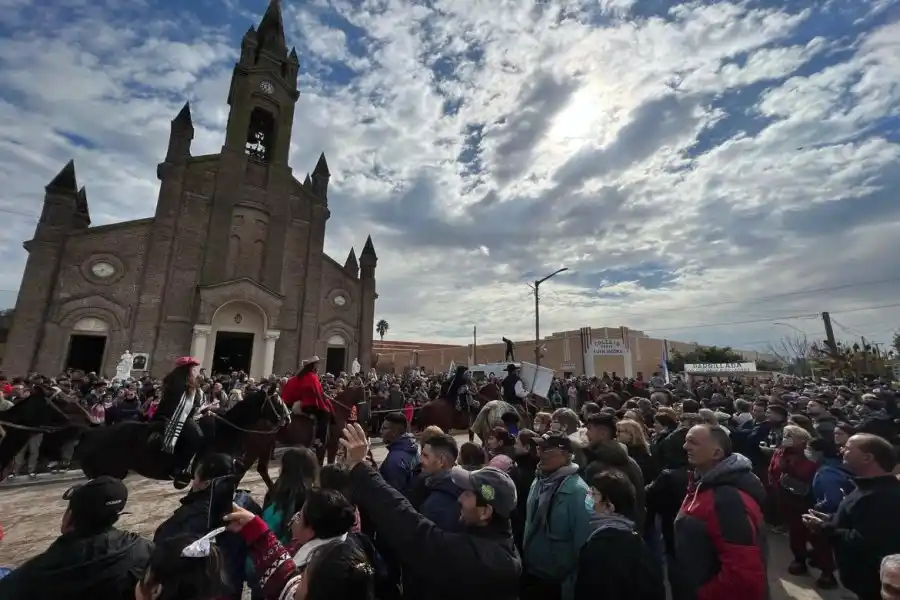 Multitudinaria peregrinación al Santuario de María Auxiliadora con más de 35 mil fieles