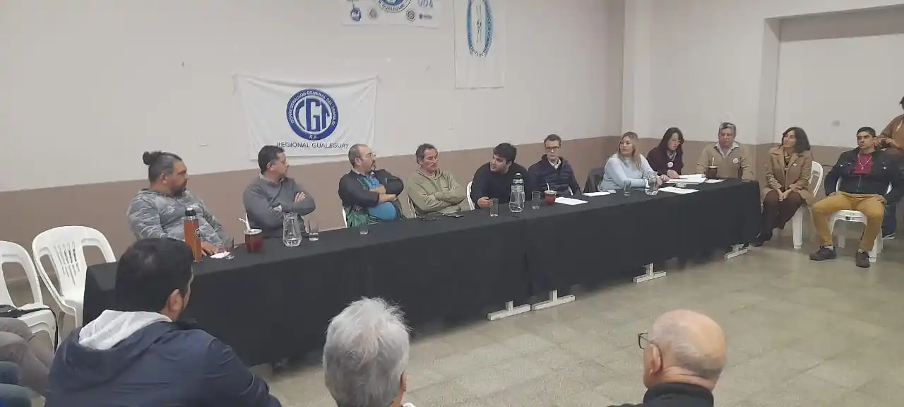 La reunión de representantes de la CGT se realizó en el CUECG.