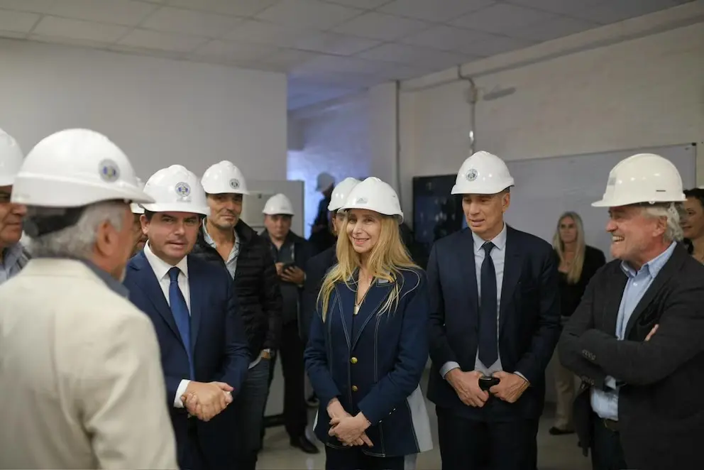 Karina Milei en San Juan durante una recorrida en una minera