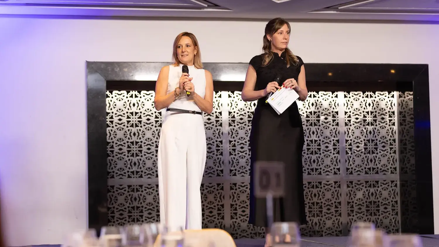 María Marta Rivas y Agustina Paz, jefa del servicio de Hematología y gerenta de Desarrollo Institucional del Hospital Austral.