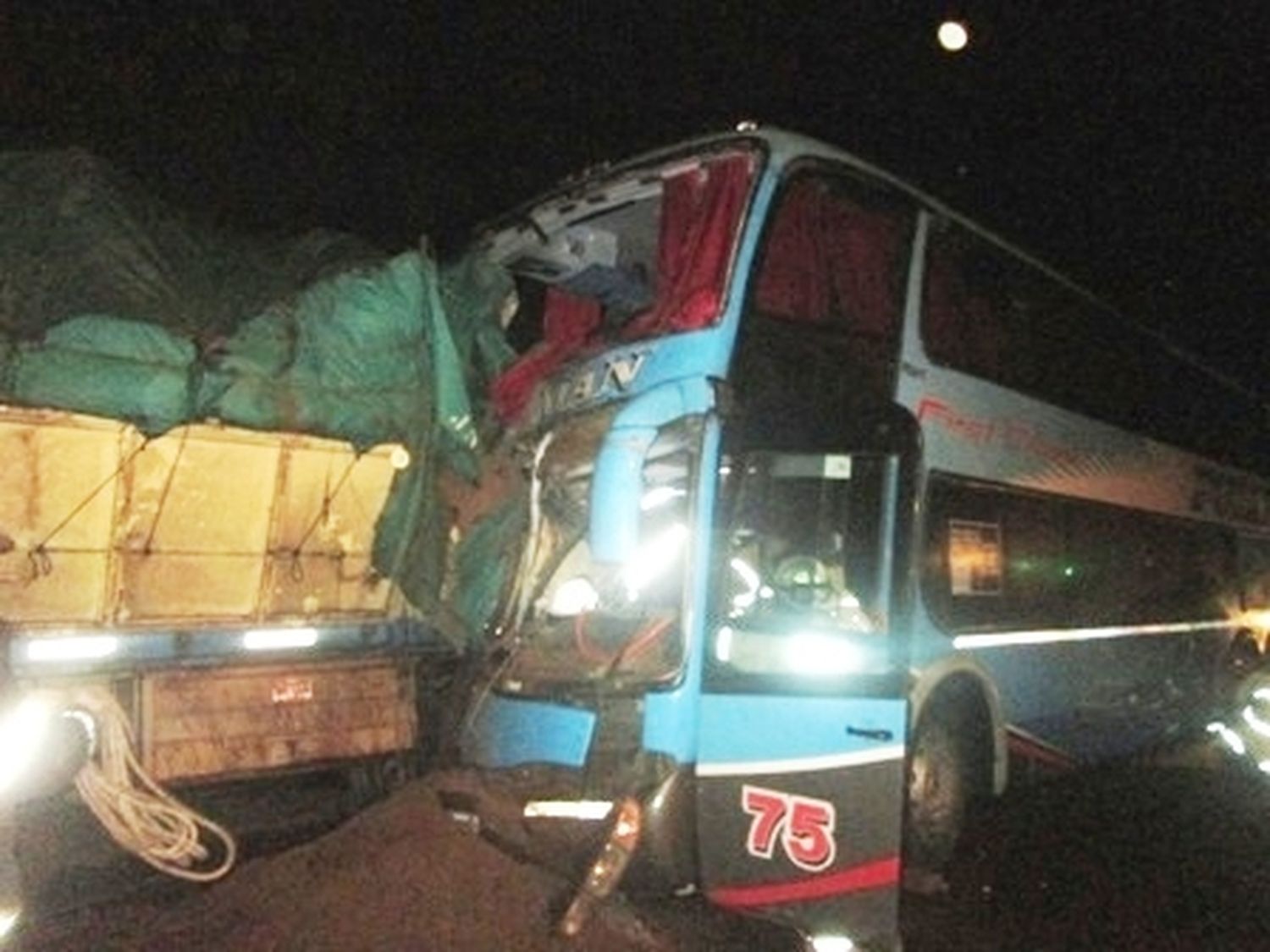 Choque múltiple en Ruta 205 altura Lobos: Un muerto y varios heridos