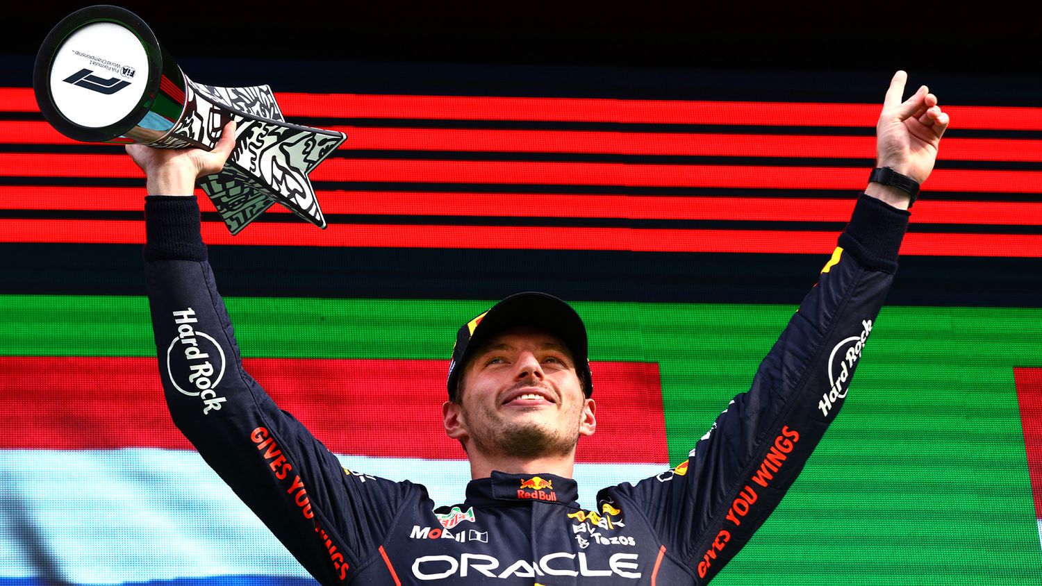 Verstappen dominó como local y estira diferencias
