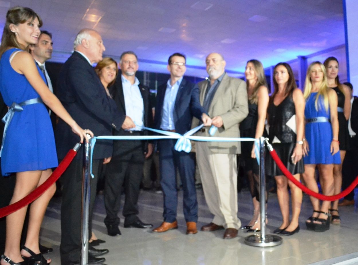 Iveco inauguró en Santo Tomé su nueva planta