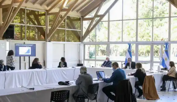 Infectólogos pidieron continuidad de cuarentena y cautela con aperturas