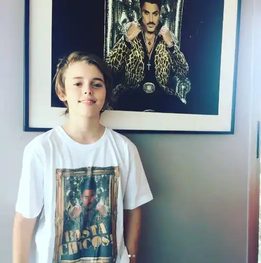 El hijo de Ricardo Fort recreó el “Cortaste toda la loooz” en homenaje a su padre