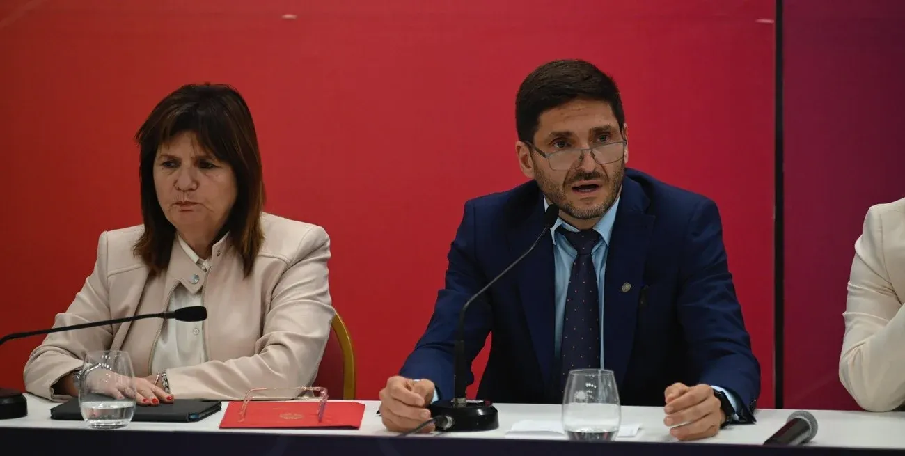 "Nosotros tenemos que trabajar para jerarquizar a la institución policial, y entonces habrá mucha más gente que quiera participar e integrar las fuerzas", advirtió Pullaro.