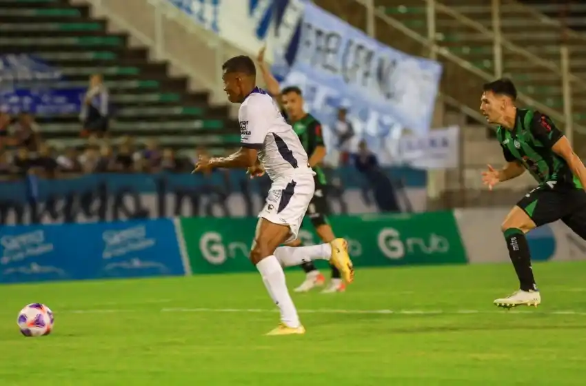 Alvarado visita a Flandria por la segunda fecha