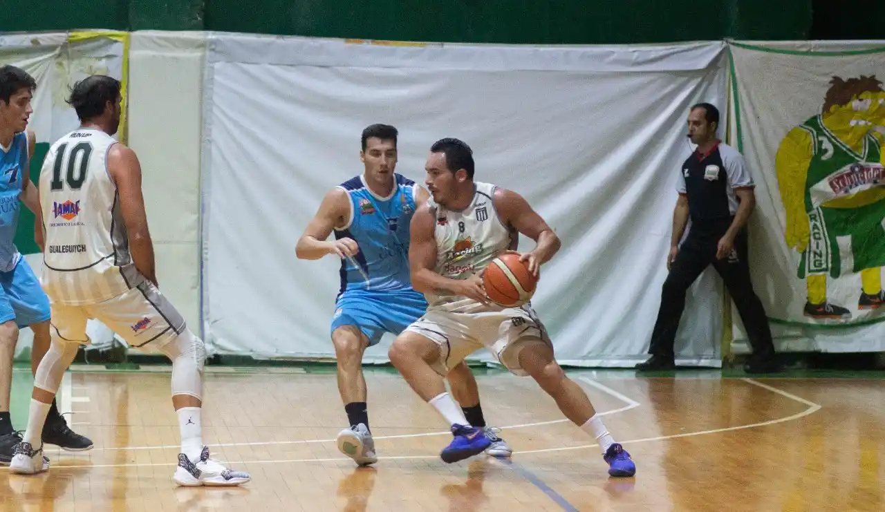 Ganó Racing en Crespo y achicó la diferencia sobre Luciano que perdió de local