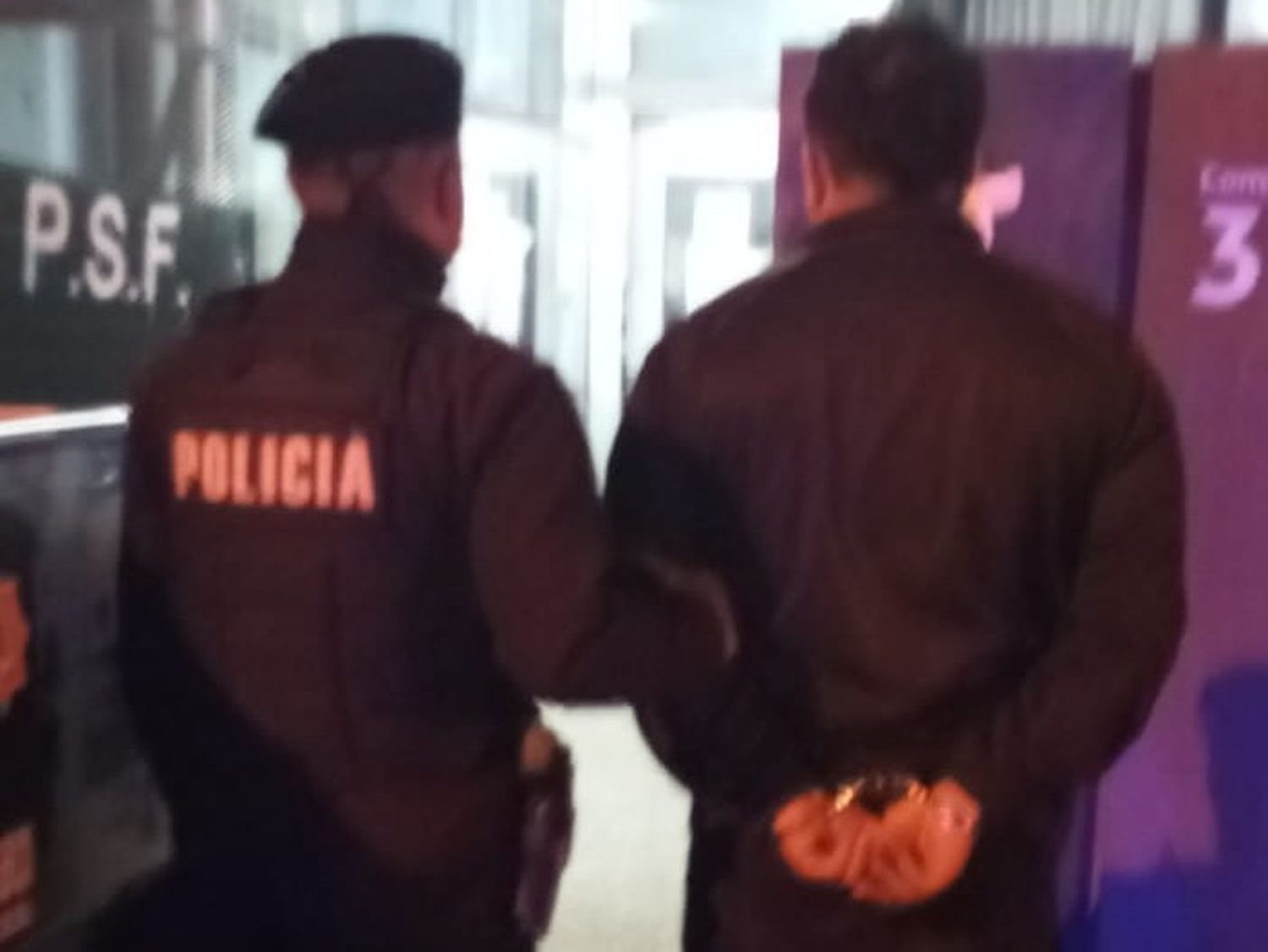 Detuvieron a un hombre armado que incumplió una orden de alejamiento de su expareja en zona oeste