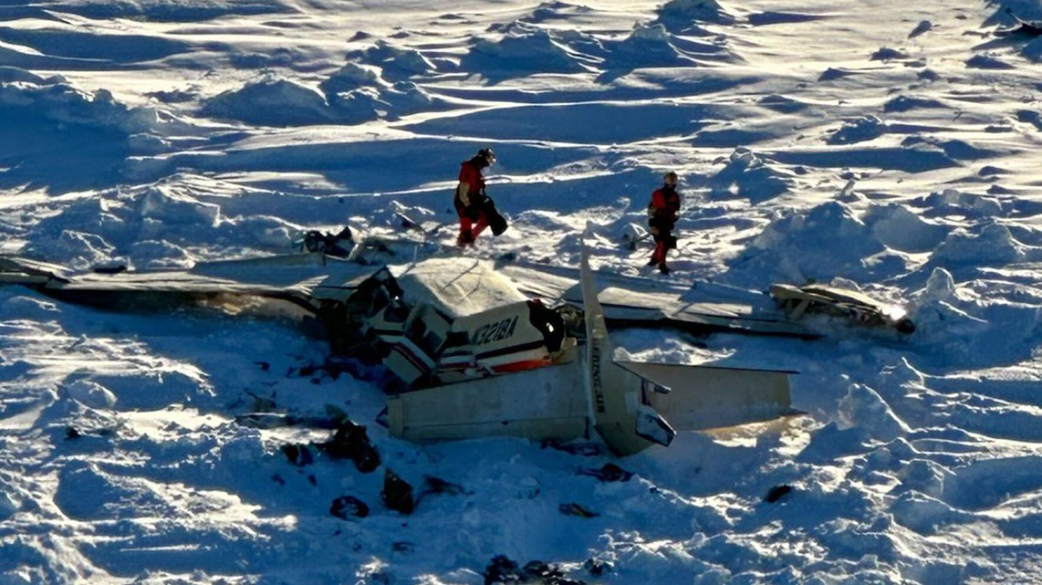 Restos del Cessna 208B Grand Caravan (N321BA) de Bering Air (Foto: U.S. Coast Guard)