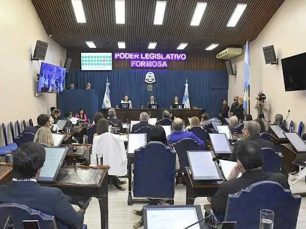 Uso de celulares en las aulas: legisladores 
aseguraron que se escuchan todas las voces