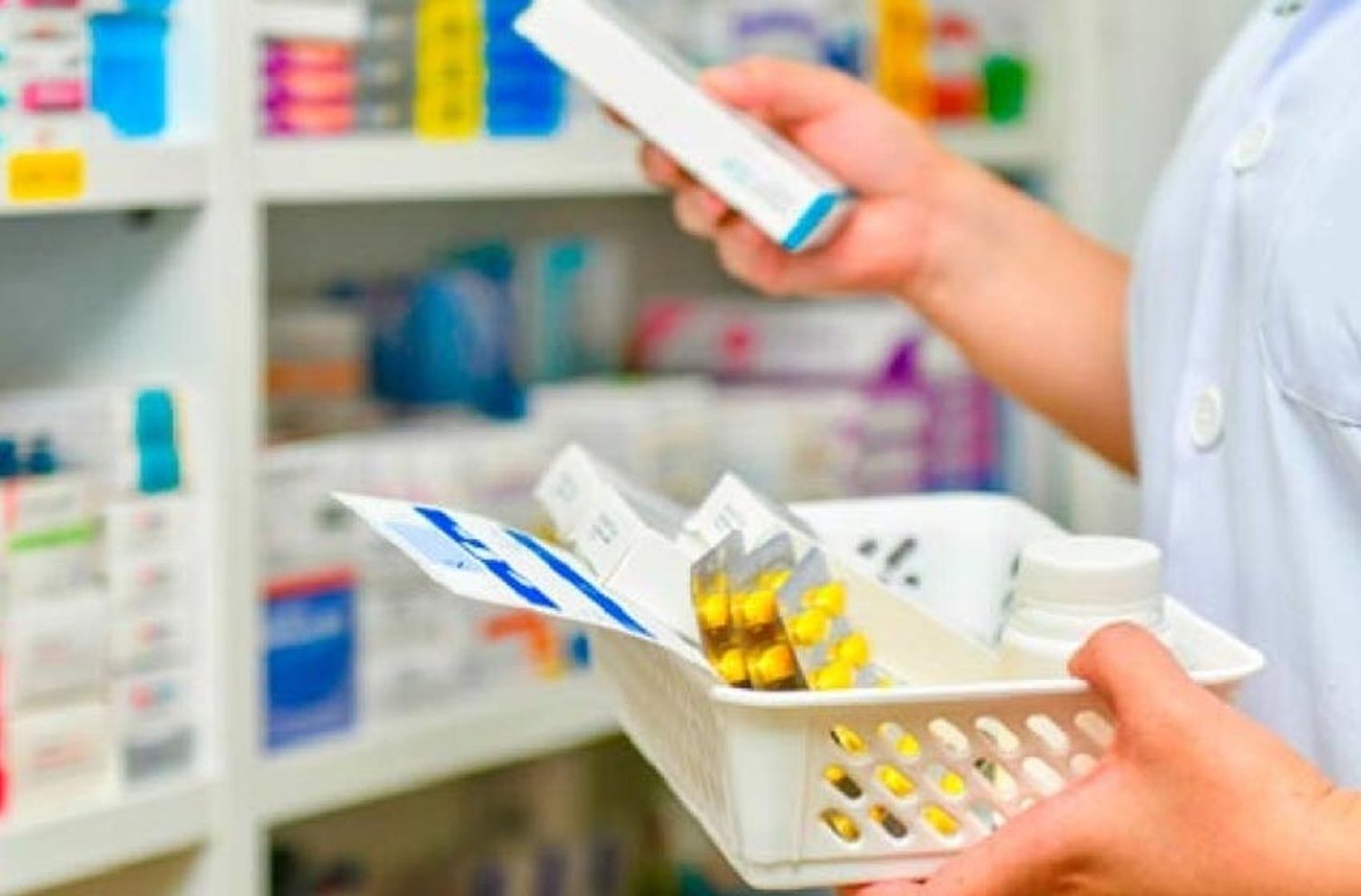 Anunciaron un acuerdo de precios de medicamentos: no podrán aumentar más del 3,8% por mes