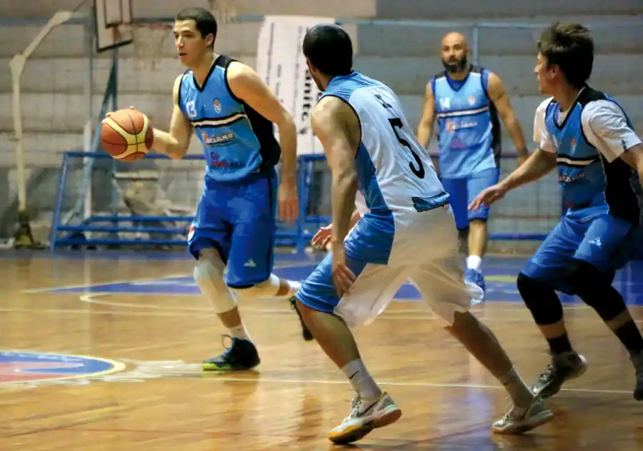 Copa Gualeguaychú: Se juega el clásico de la ciudad