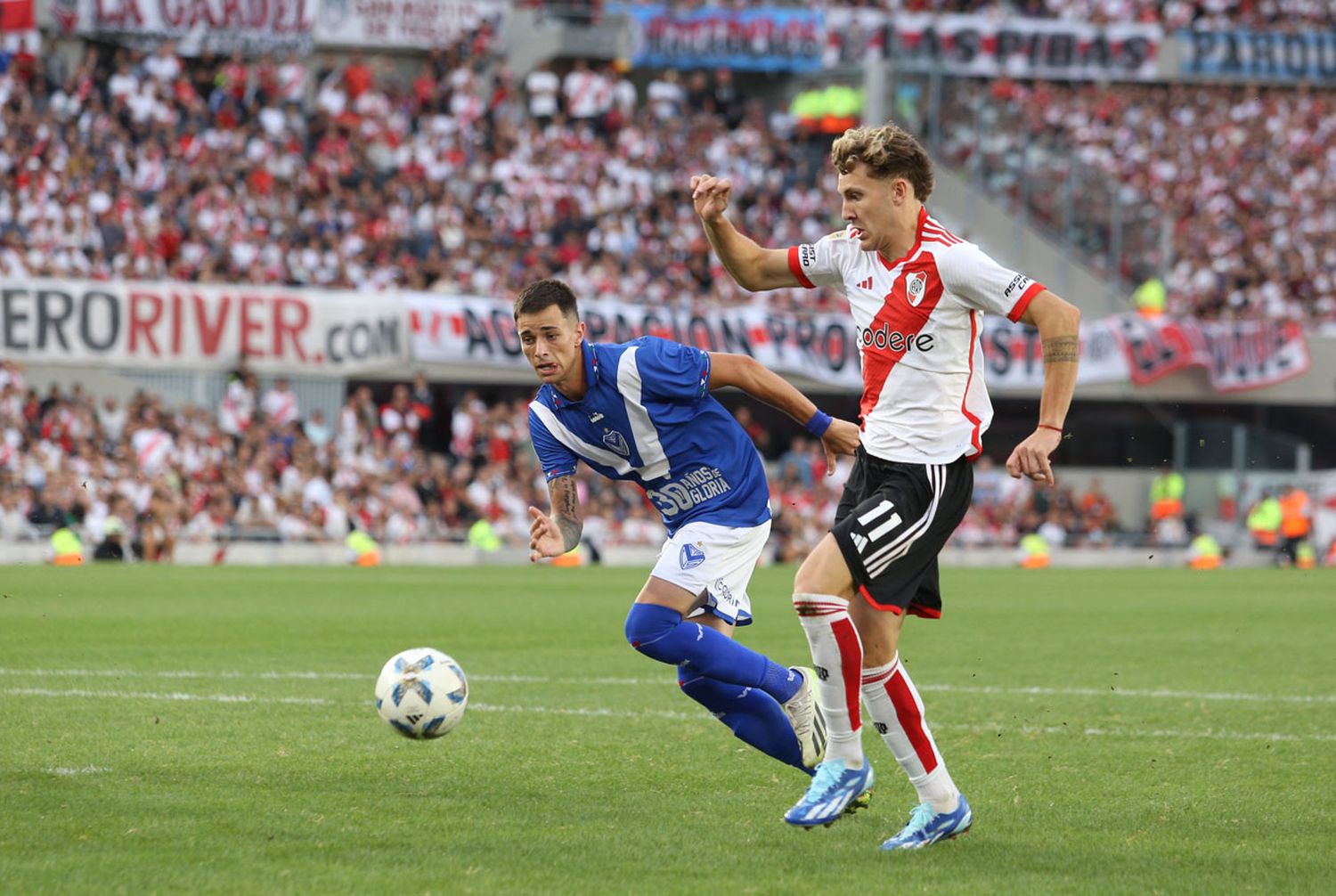 River arrolló a Vélez con un fútbol de alto vuelo
