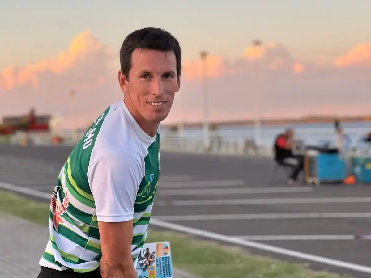 El gualeyo José Luis Lazo compite en la gran final del Campeonato Argentino de Triatlón