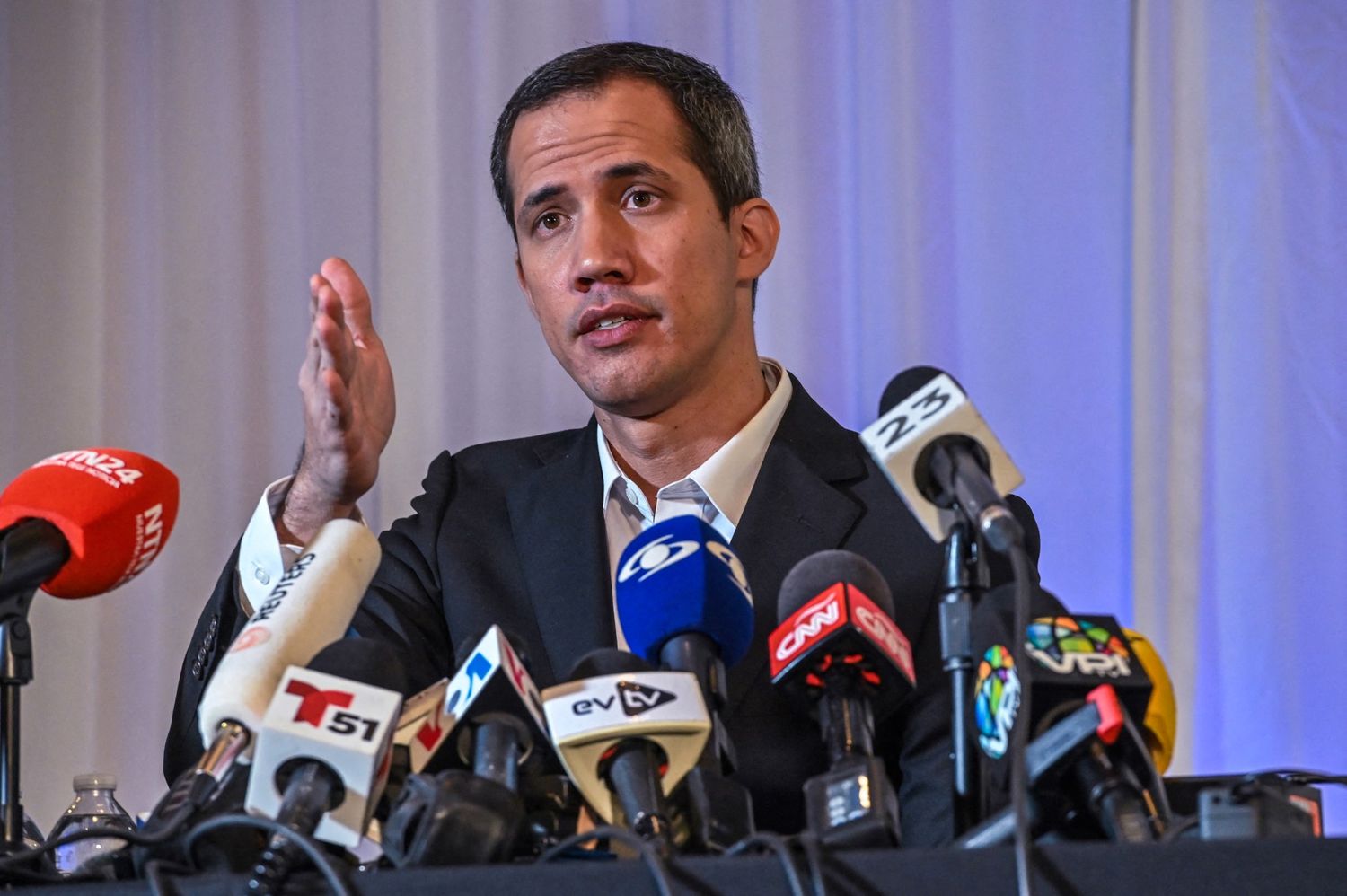 MP anuncia nueva investigación contra Juan Guaidó por corrupción: pide orden de aprehensión