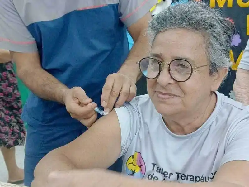 Villa Dos Trece: aplicaron la vacuna
antigripal a mayores de 65 años