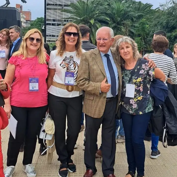 Integrantes locales junto al fundador de Conin, Abel Albino.