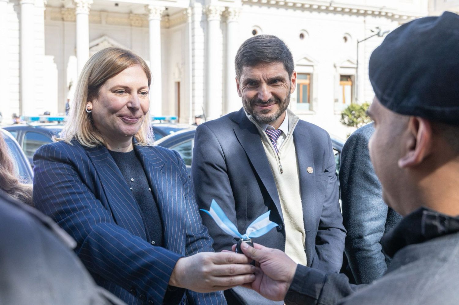 El gobernador Pullaro presidió el acto de entrega junto a su vice Gisela Scaglia.