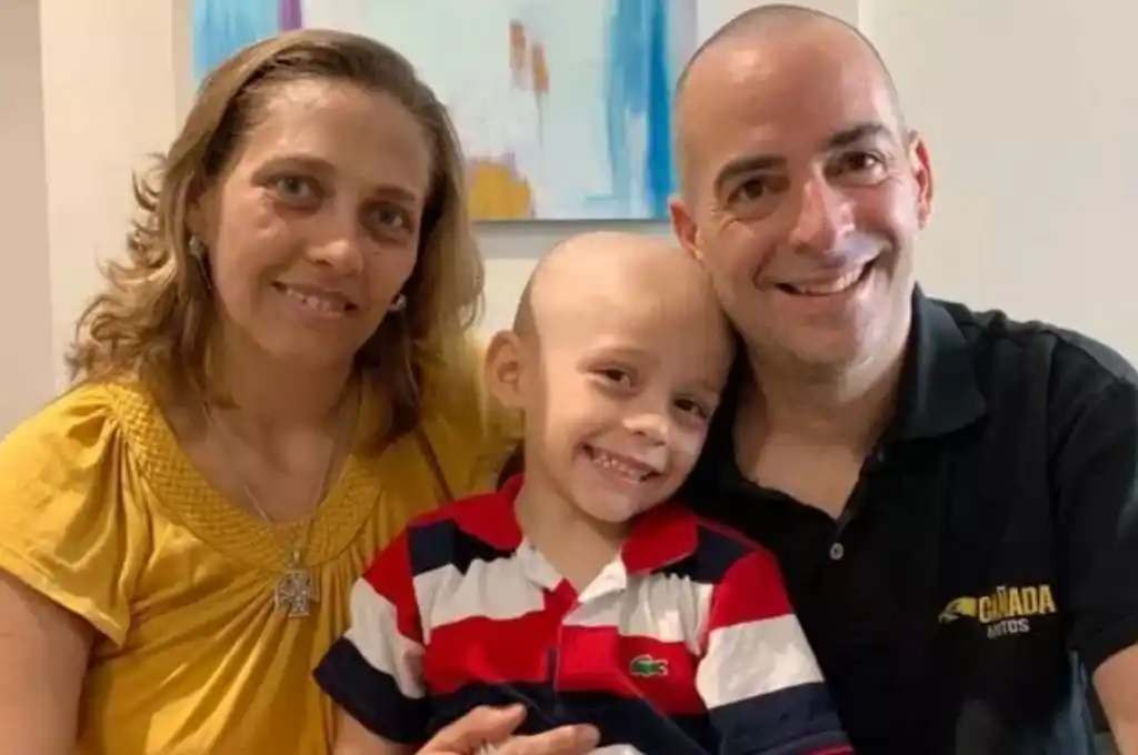 Ahora por Santi: tiene 5 años, una enfermedad rara y necesita tratarse en Barcelona