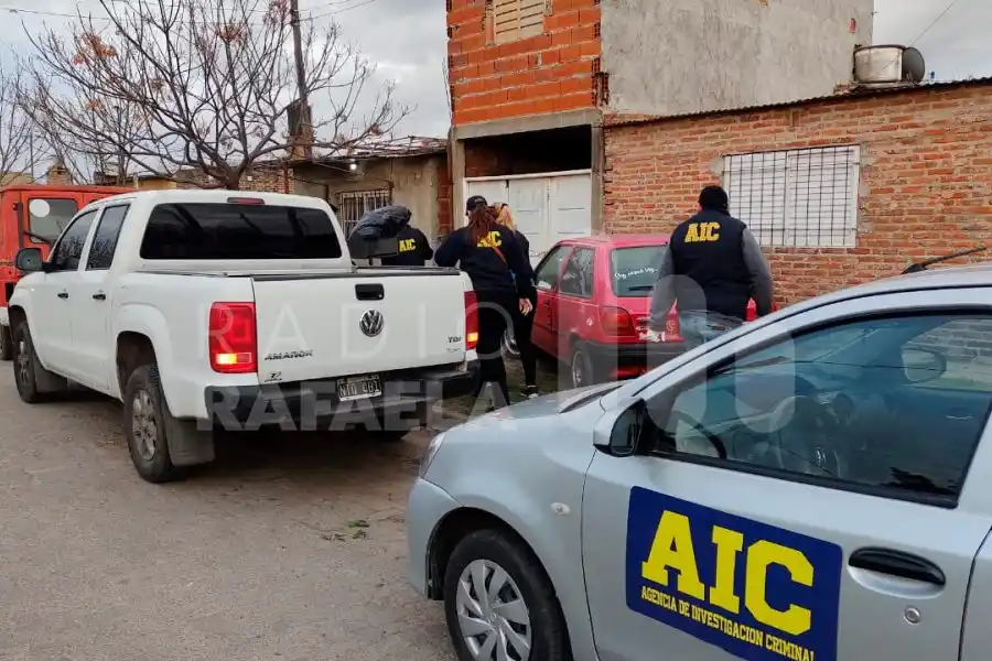 Detuvieron a dos hombres, padre e hijo, por grooming y pornografía infantil en Santa Fe