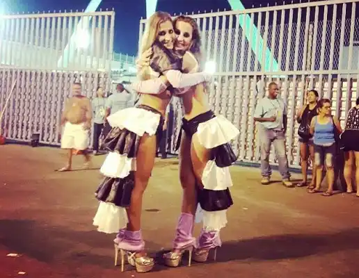  Sueño cumplido: Emilce y Noelia brillaron en la escola Renascer