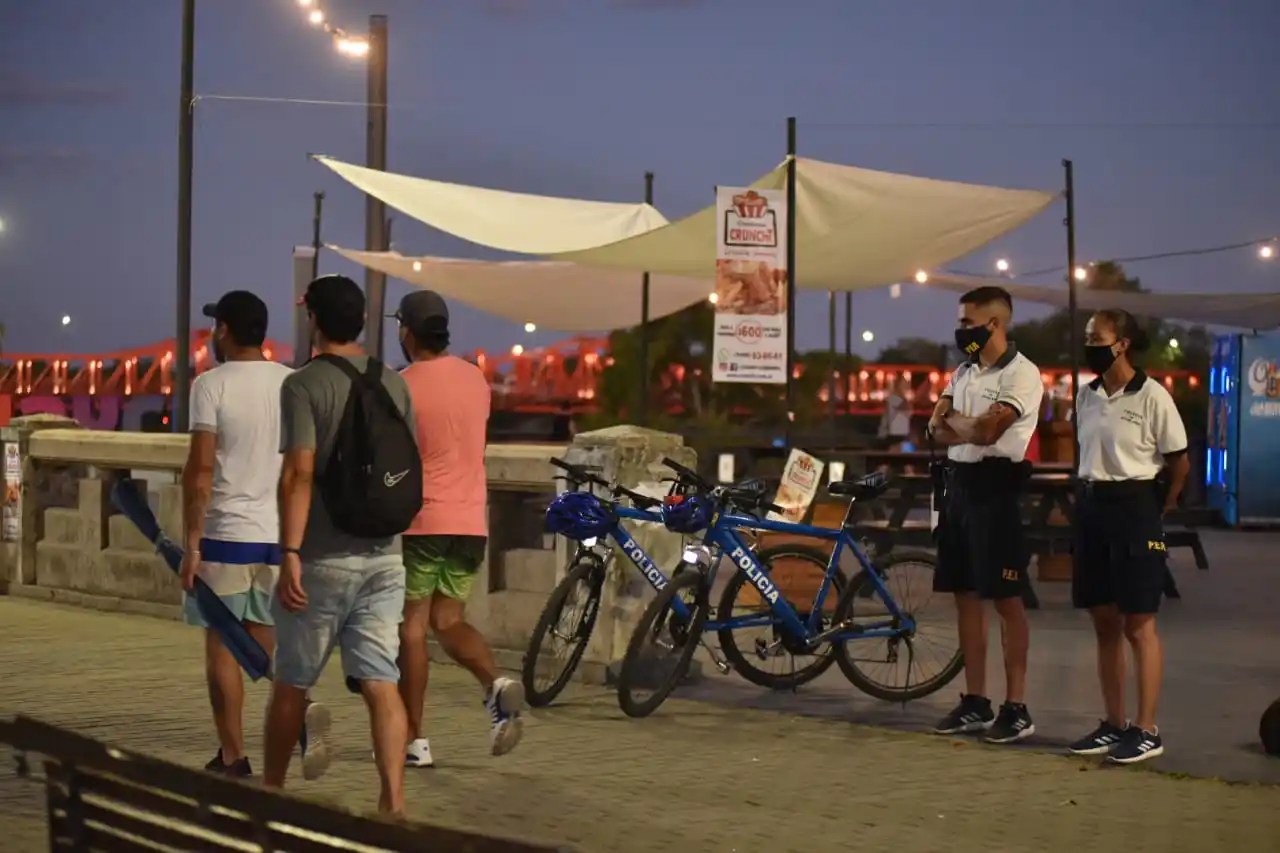 El Coes aseguró que la curva de casos es descendente, pero pidió mantener las restricciones