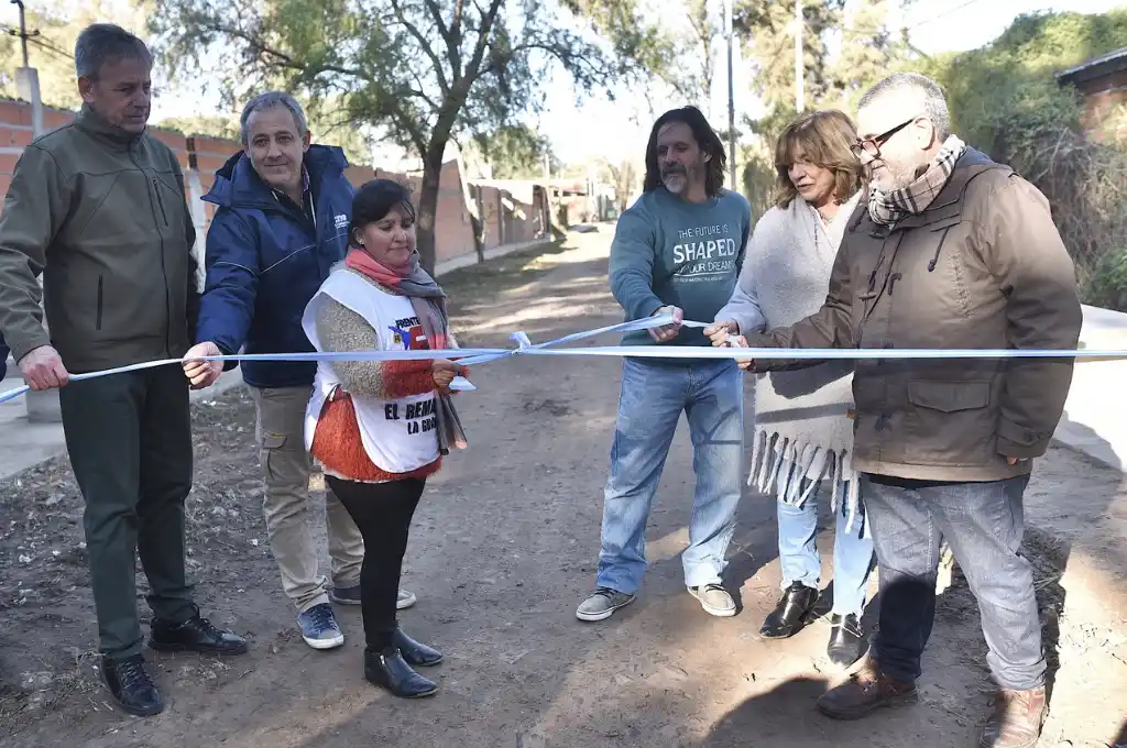 Se inauguraron obras en La Guardia