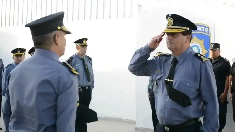 Balaceras: cambian al jefe de la Policía de Rosario y ofrecen recompensa