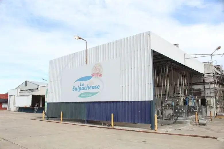 La planta retomará la producción de leche larga vida y yogures.