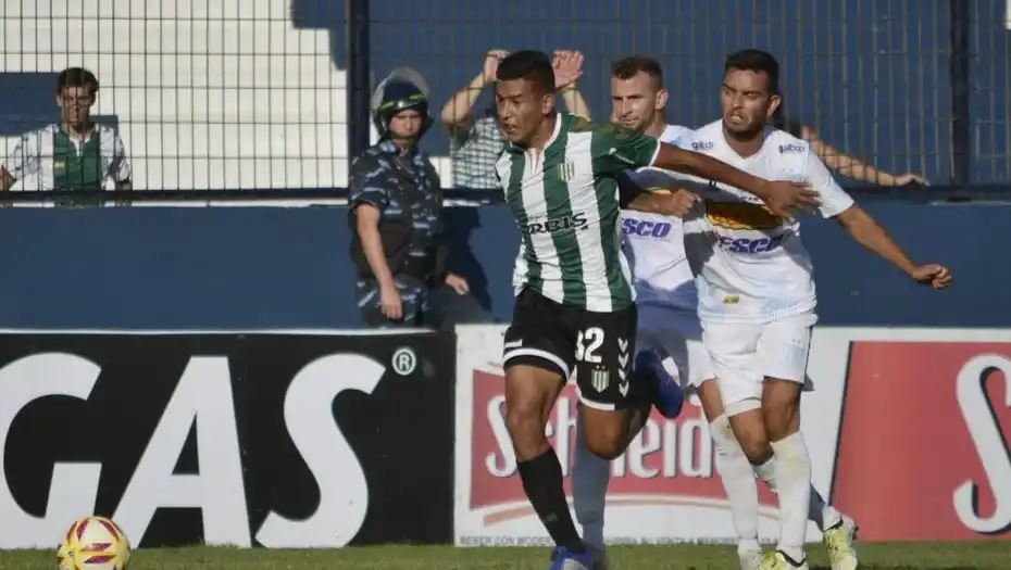 Juventud no pudo con Banfield, que lo goleó por la Copa Argentina