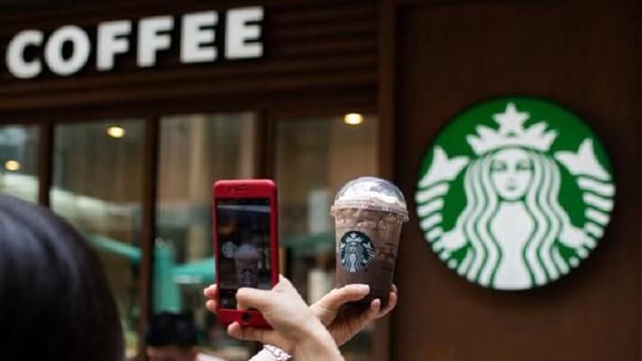 ¡POLÉMICA! Starbucks también se desentiende de cafetería en Las Mercedes