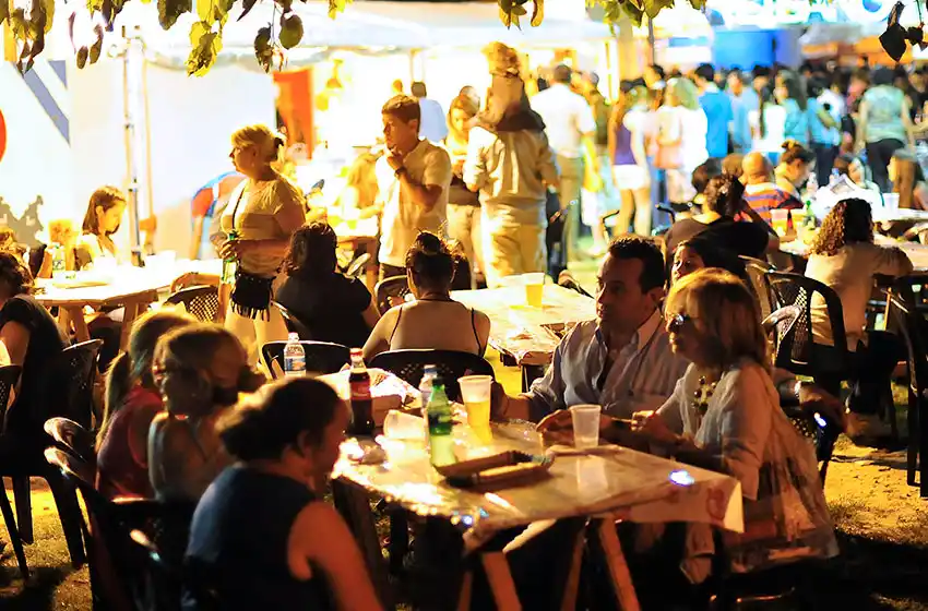 Cuánto costará comer, beber y estacionar en las Colectividades