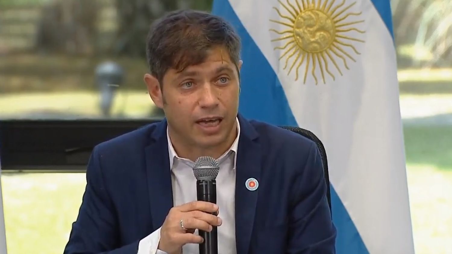 Urbanización de Villa Azul: Kicillof recordó el brote COVID en el barrio, criticó el rol de los medios opositores y se diferenció de Larreta