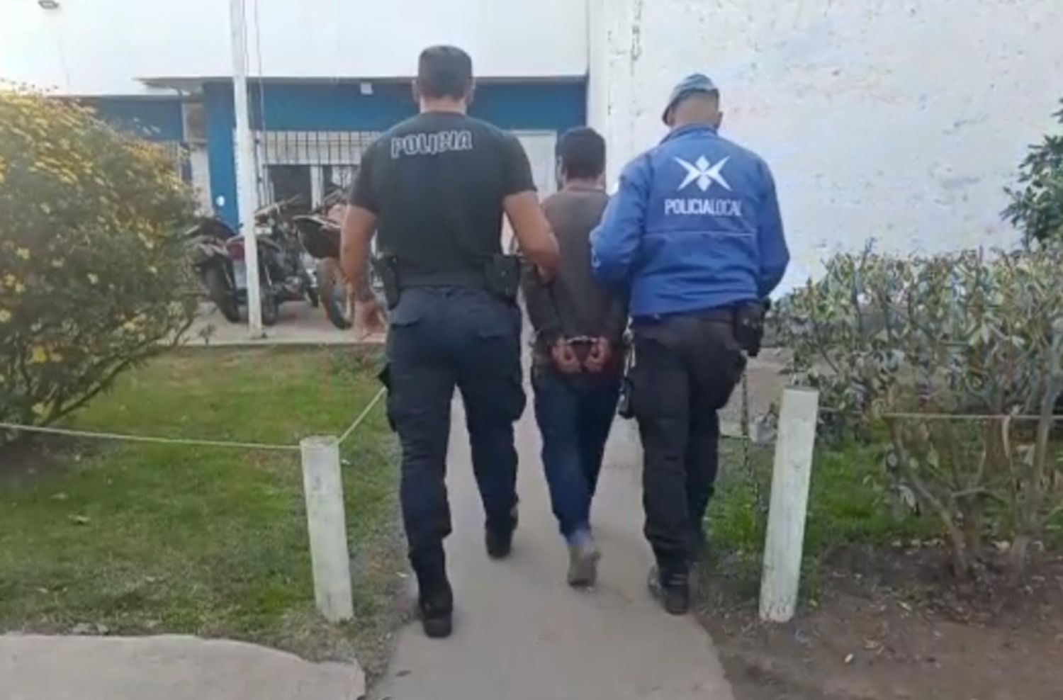 Robo en el barrio Las Heras: intentó sustraer unos escobillones y una moto