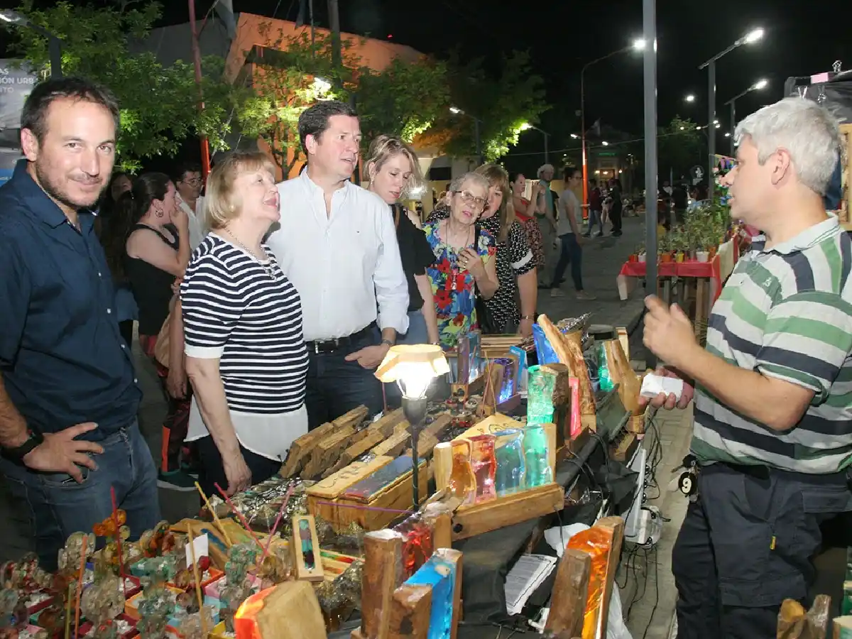 Con baile, música y una nueva reina pasó la Fiesta Nacional de Artesanías en Arroyito