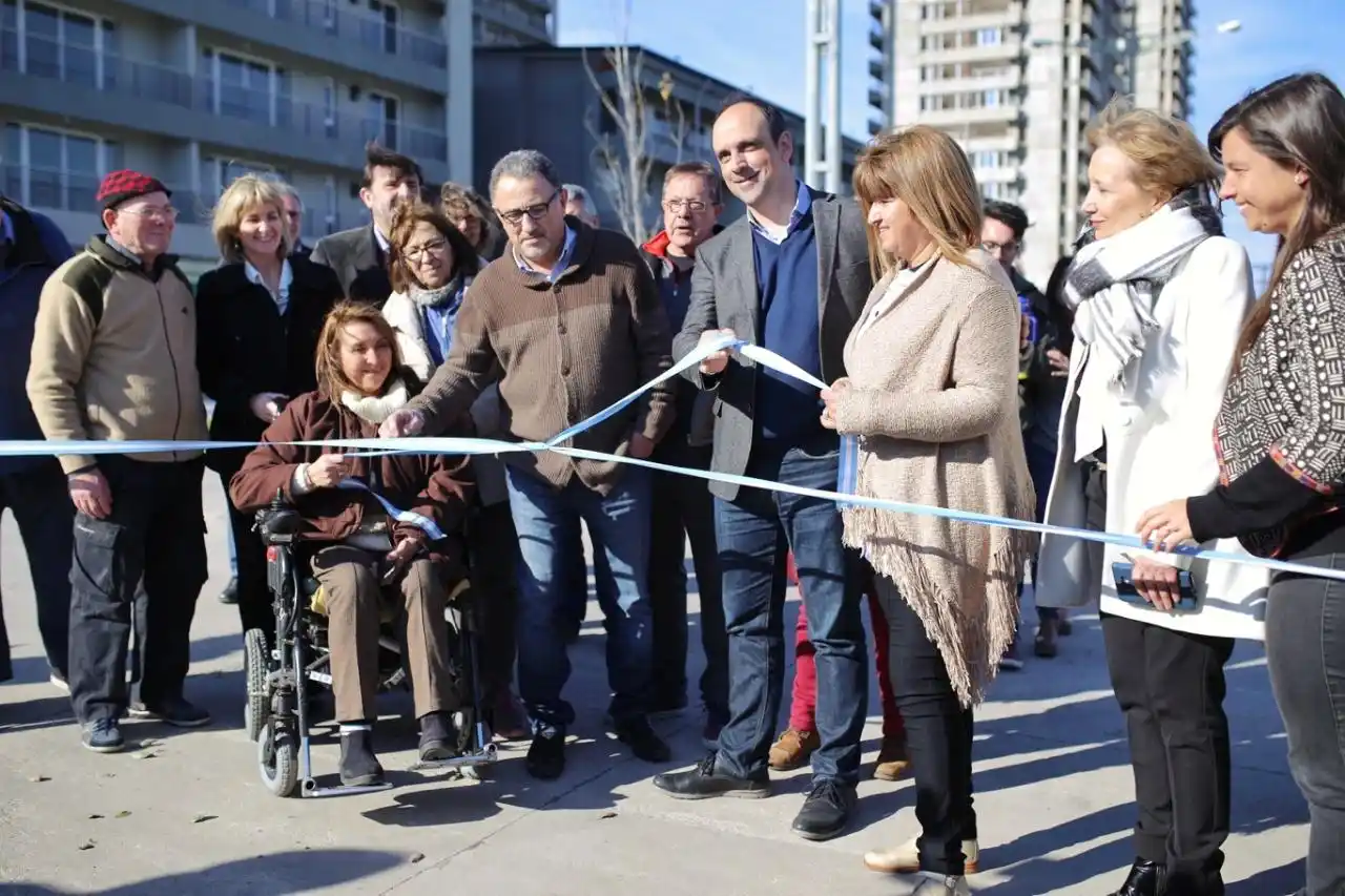 Parque Federal: se inauguró el pavimento articulado