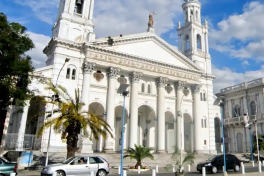 Amenazaron y golpearon a un cura en Entre Ríos en plena misa