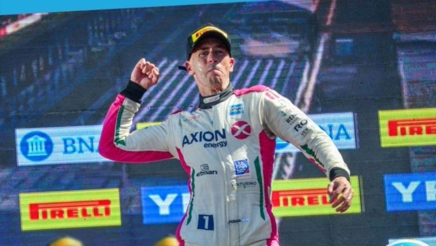 "Se rompió la pared": el tandilense Leonel Pernía salió campeón del TC 2000 y celebró con una frase de Di María