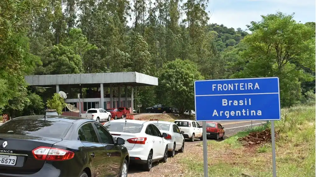 Pidió cruzar por tierra la frontera con Brasil para asistir al cumpleaños de su novia